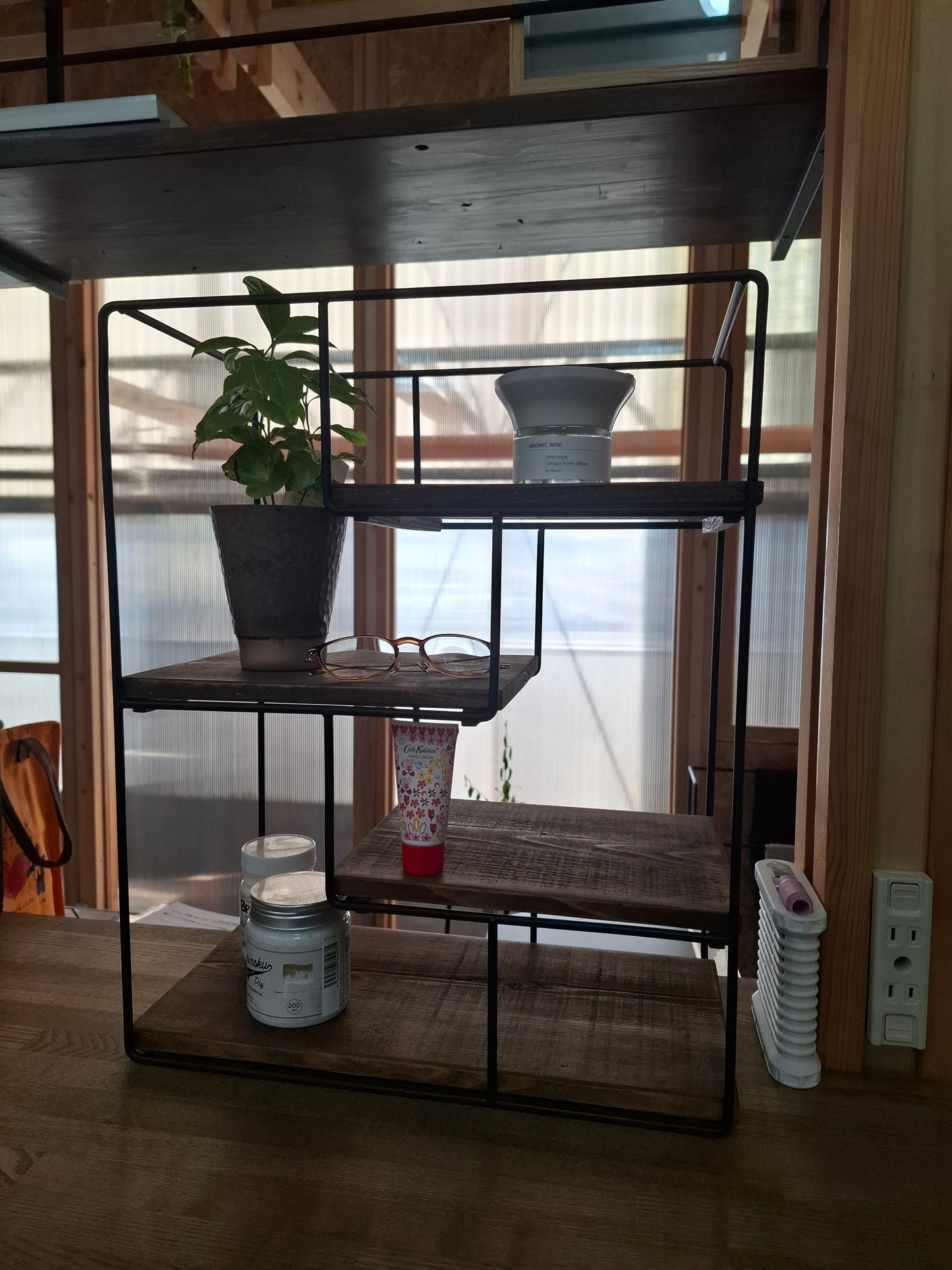アクセサリーシェルフ　W400×H500×D230　推し棚　カウンターに置いて空間を彩る　アップサイクル家具